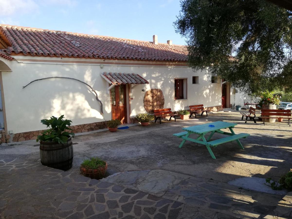 B&B La Taerra Porto San Paolo  Exteriör bild